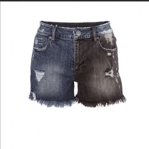 Cabi Park denim jean Shorts blue and black Size 12 style 5987